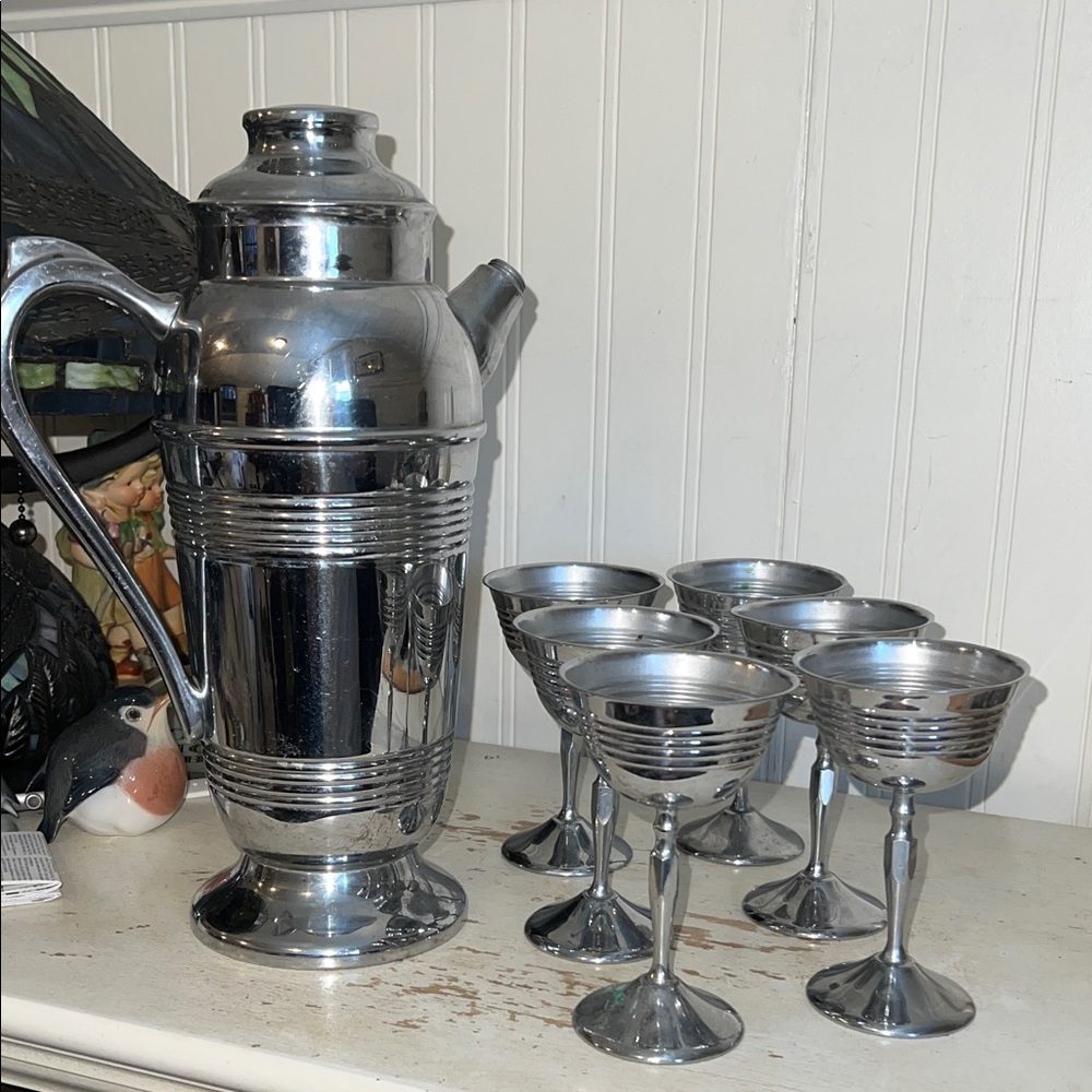 Vintage Art Deco Chrome Martini set pitcher glasses